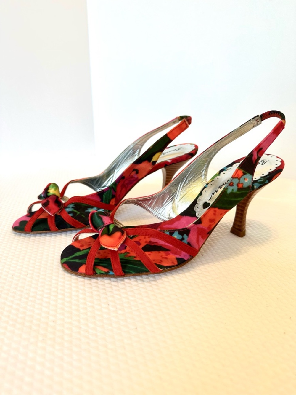 Beverly Feldman made in Spain Red Floral Slingback Heels with Bow Knot Accent
